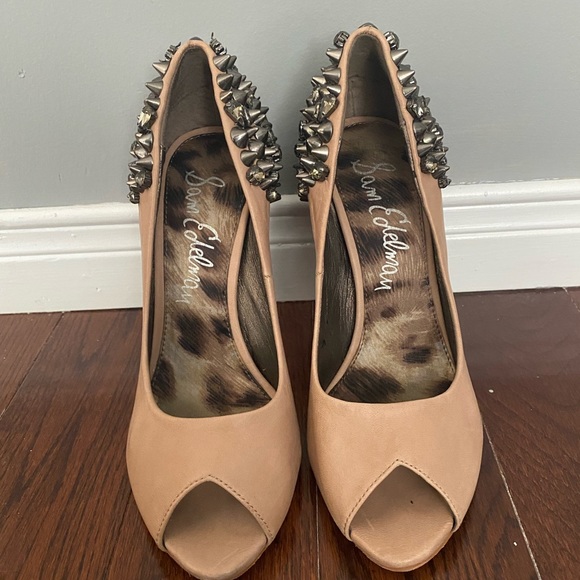 Sam Edelman size 6 beige SPIKE heels - Picture 4 of 5